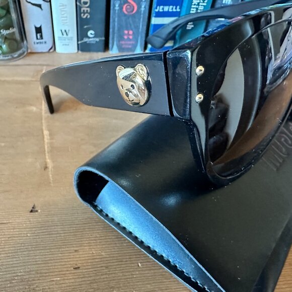 Moschino Oversized Oval/Cateye Sunglasses Style MOS13/S Never Worn!